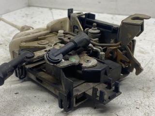 bontott AUDI A6 C4 Jobb első Ajtózár