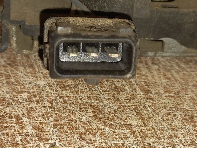 bontott AUDI A6 C4 Jobb első Ajtózár