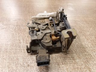 bontott AUDI A6 C4 Jobb első Ajtózár