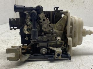 bontott AUDI A6 C4 Jobb első Ajtózár