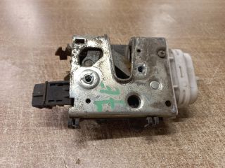 bontott AUDI A6 C4 Jobb első Ajtózár