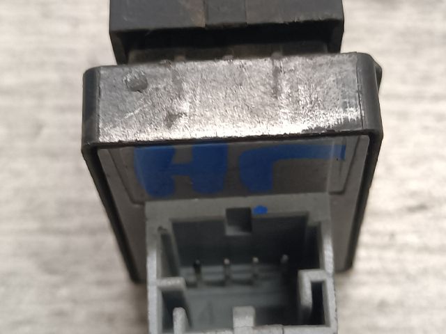 bontott AUDI A6 C4 Jobb hátsó Ablakemelő Kapcsoló