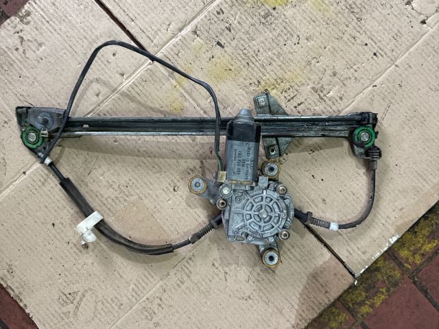 bontott AUDI A6 C4 Jobb hátsó Ablakemelő Motor