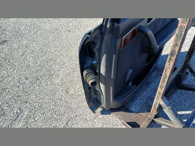 bontott AUDI A6 C4 Jobb hátsó Ajtó (Részeivel)