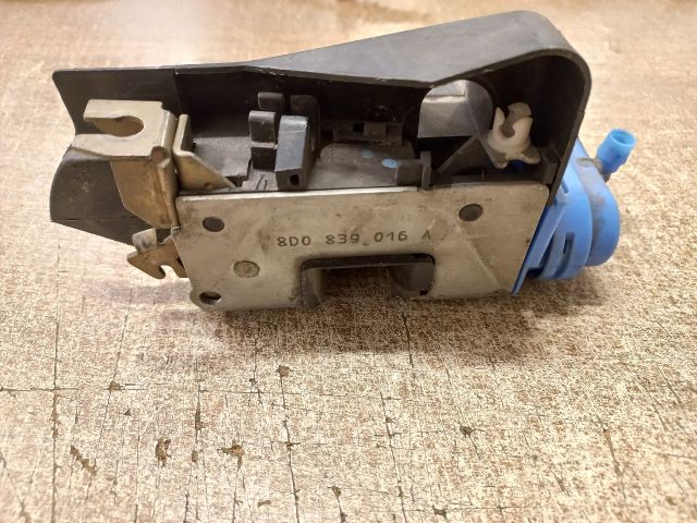 bontott AUDI A6 C4 Jobb hátsó Ajtózár