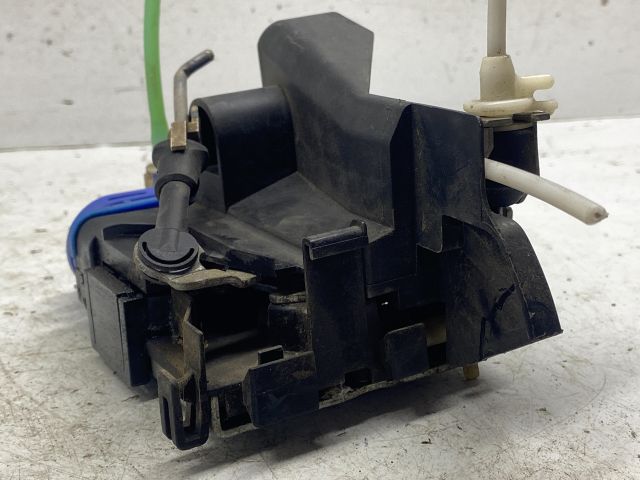 bontott AUDI A6 C4 Jobb hátsó Ajtózár