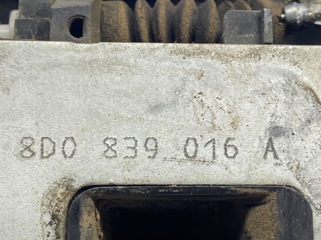 bontott AUDI A6 C4 Jobb hátsó Ajtózár