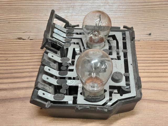 bontott AUDI A6 C4 Jobb Hátsó Lámpa Foglalat