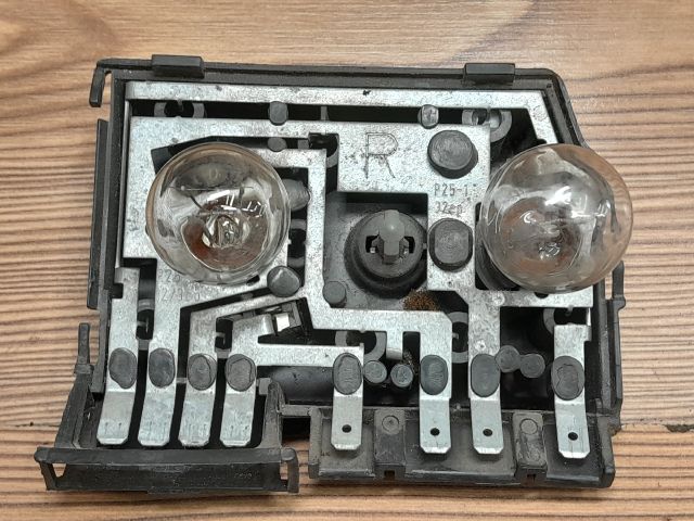 bontott AUDI A6 C4 Jobb Hátsó Lámpa Foglalat