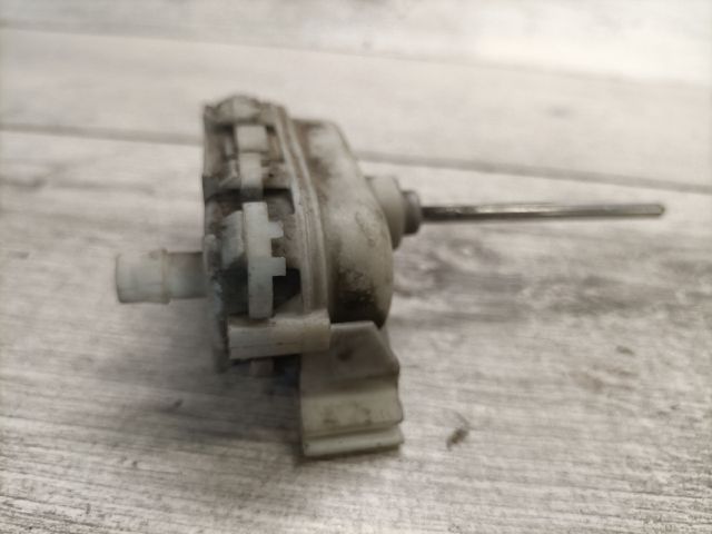 bontott AUDI A6 C4 Központizár Motor Tankajtó