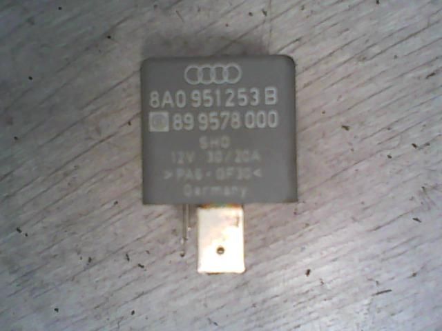 bontott AUDI A6 C4 Relé