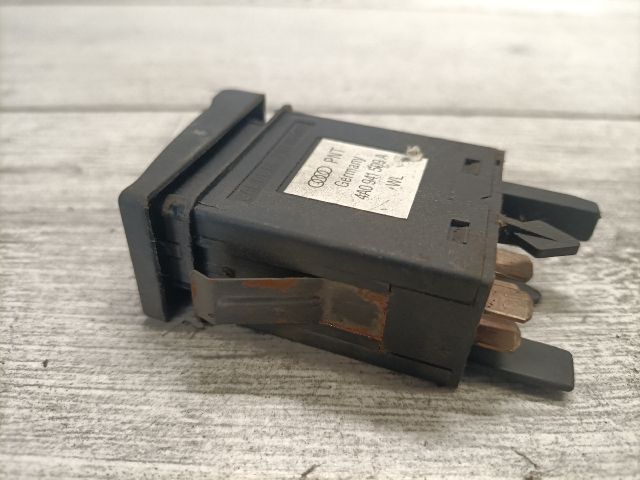 bontott AUDI A6 C4 Vészvillogó Kapcsoló