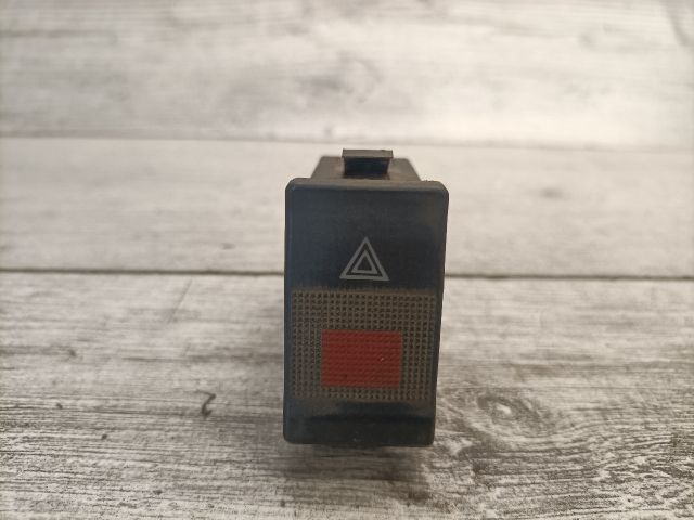 bontott AUDI A6 C4 Vészvillogó Kapcsoló