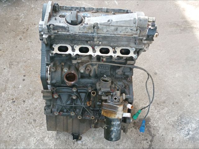 bontott AUDI A6 C5 Motor (Fűzött blokk hengerfejjel)