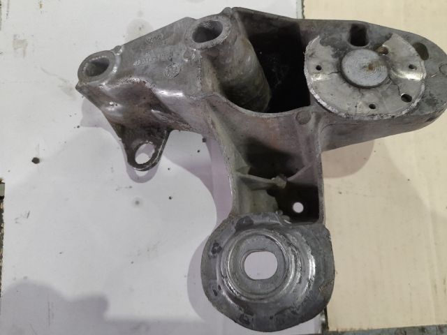 bontott AUDI A6 C5 Motor Tartó Bak (Fém)