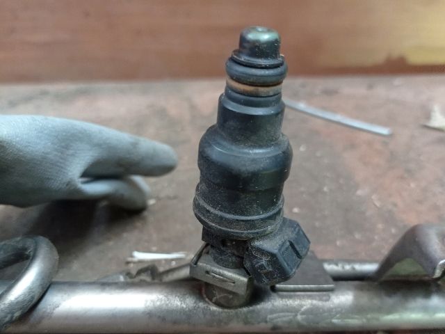 bontott AUDI A6 C5 Porlasztó (1 db)