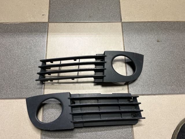 bontott AUDI A6 C5 Bal Ködlámpa Rács