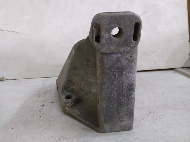 bontott AUDI A6 C5 Motor Tartó Bak Bal