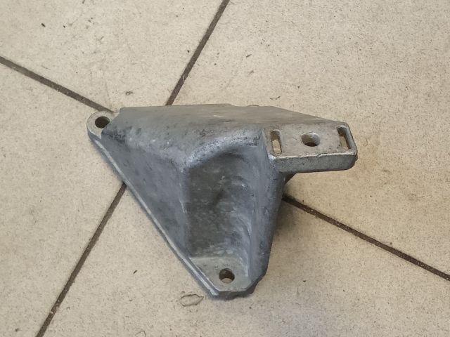 bontott AUDI A6 C5 Motor Tartó Bak (Pozíciófüggetlen)