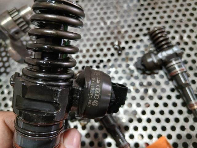 bontott AUDI A6 C5 Porlasztó (1 db)