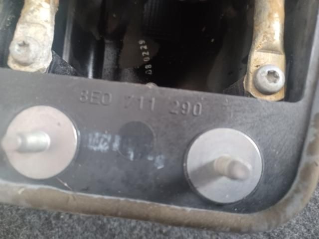 bontott AUDI A6 C5 Váltó Kulissza