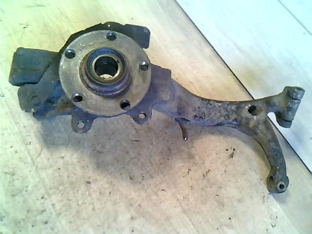 bontott AUDI A6 C5 Bal első Csonkállvány Kerékaggyal