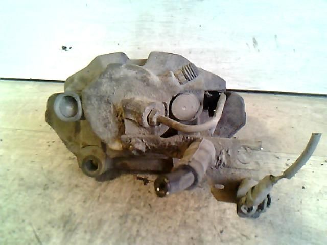 bontott AUDI A6 C5 Bal első Féknyereg Munkahengerrel