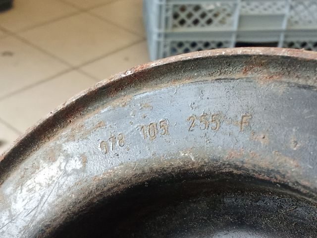 bontott AUDI A6 C5 Főtengely Szíjtárcsa