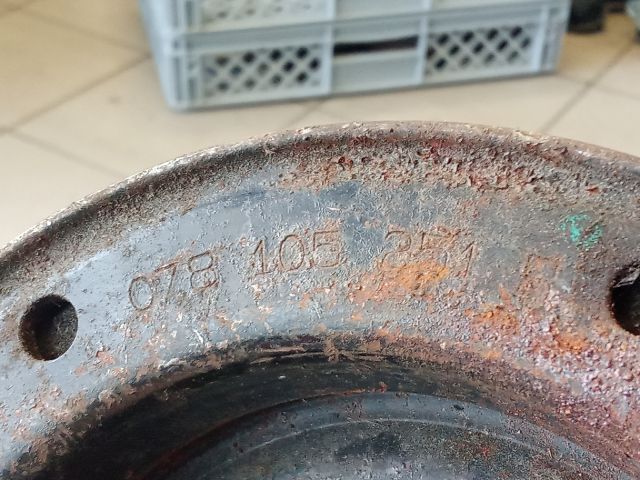 bontott AUDI A6 C5 Főtengely Szíjtárcsa