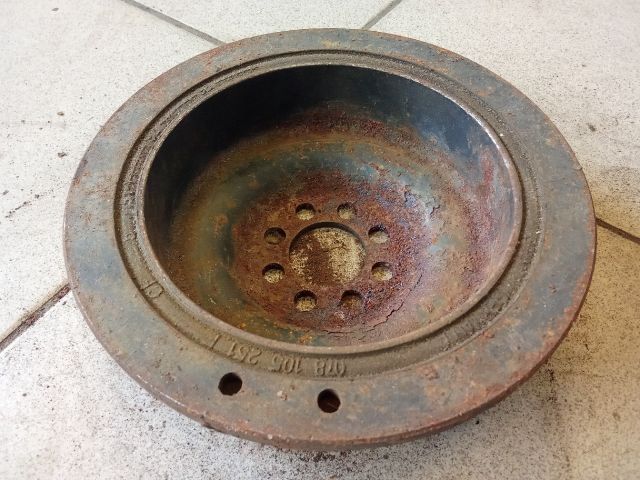 bontott AUDI A6 C5 Főtengely Szíjtárcsa