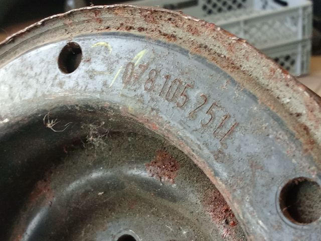 bontott AUDI A6 C5 Főtengely Szíjtárcsa