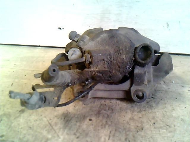 bontott AUDI A6 C5 Jobb első Féknyereg Munkahengerrel