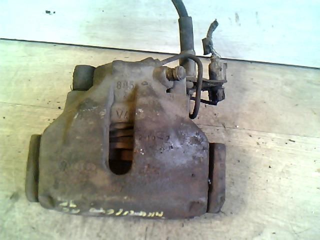 bontott AUDI A6 C5 Jobb első Féknyereg Munkahengerrel