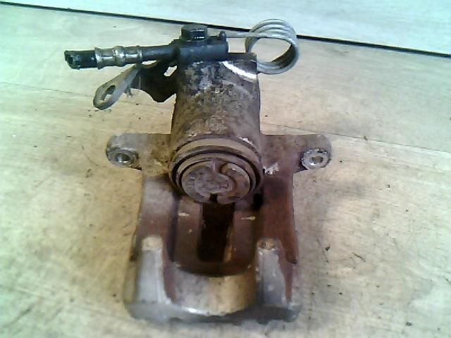 bontott AUDI A6 C5 Jobb hátsó Féknyereg Munkahengerrel