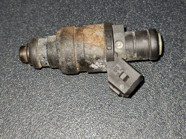 bontott AUDI A6 C5 Porlasztó (1 db)