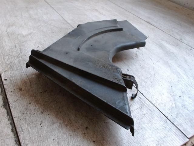 bontott AUDI A6 C5 Első Alsó Vezérlés Burkolat