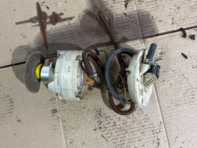 bontott AUDI A6 C5 Üzemanyag Szivattyú