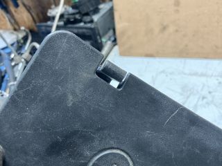 bontott AUDI A6 C5 Akkumulátor Fedél