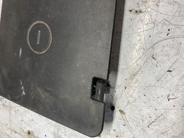 bontott AUDI A6 C5 Akkumulátor Fedél