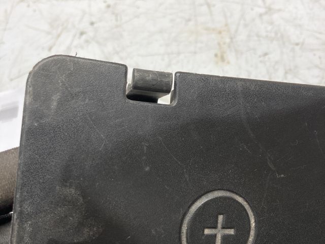 bontott AUDI A6 C5 Akkumulátor Fedél