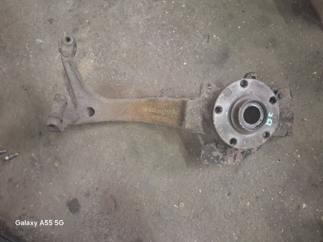 bontott AUDI A6 C5 Bal első Csonkállvány Kerékaggyal