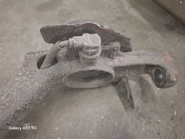 bontott AUDI A6 C5 Bal első Csonkállvány Kerékaggyal