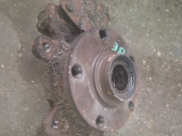 bontott AUDI A6 C5 Bal első Csonkállvány Kerékaggyal