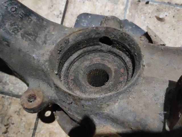 bontott AUDI A6 C5 Bal első Csonkállvány Kerékaggyal