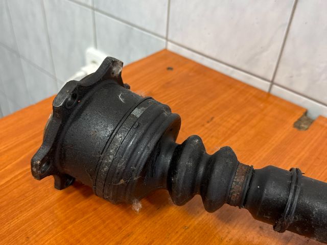 bontott AUDI A6 C5 Bal Féltengely