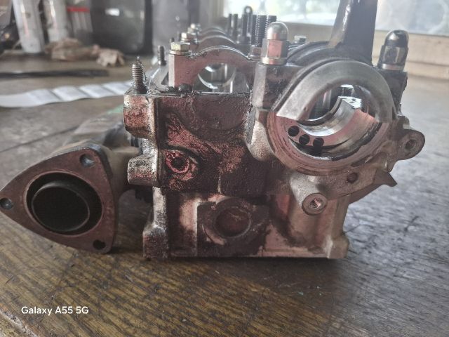 bontott AUDI A6 C5 Bal Hengerfej (V-Motor/Boxer)