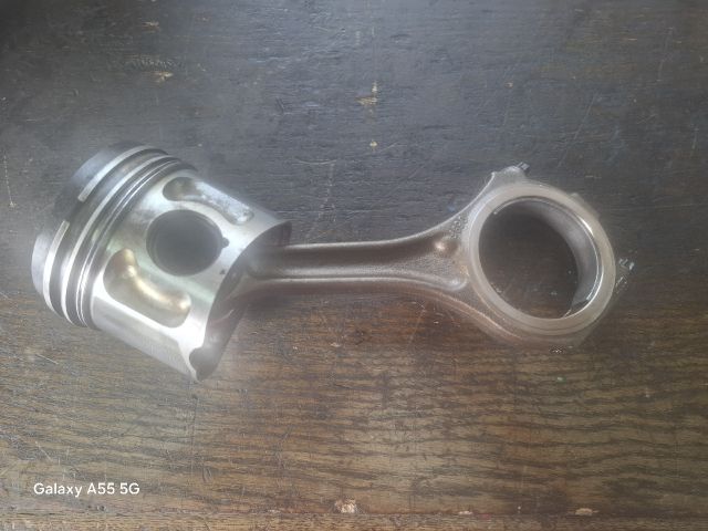 bontott AUDI A6 C5 Dugattyú és Hajtókar