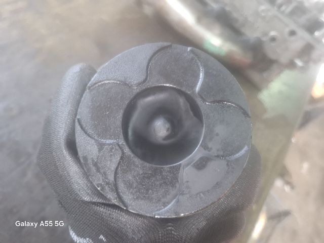 bontott AUDI A6 C5 Dugattyú és Hajtókar