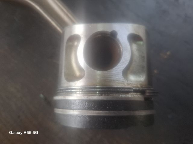 bontott AUDI A6 C5 Dugattyú és Hajtókar