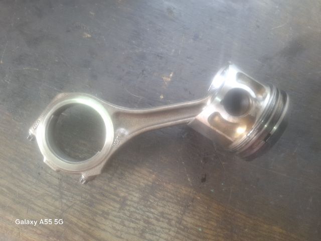 bontott AUDI A6 C5 Dugattyú és Hajtókar